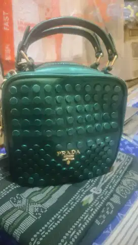 Tas wanita warna hijau botol