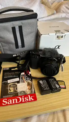 DIJUAL KAMERA MIRRORLESS SONY ZV e10 + BATT TAMBAHAN ORI SONY