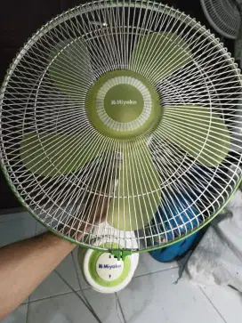 Kipas Angin Miyako 16 inch