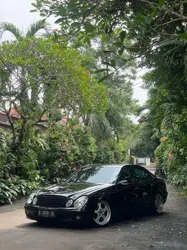 Mercedes Benz w211 e260 (mercy w211)