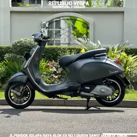 Piaggio Vespa Sprint 150 IGET ABS LED Th 2019 Warna Abu Doff Perfect