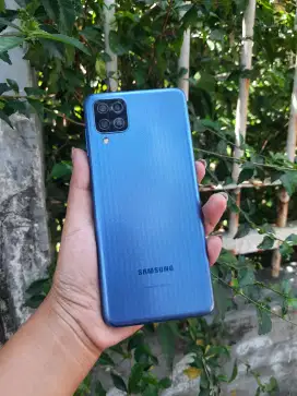 Samsung m12 ram 4+4/64 hp casan