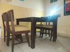 Meja Makan Jati Antik