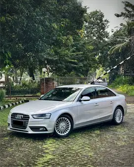 Audi A4 2010 Bensin