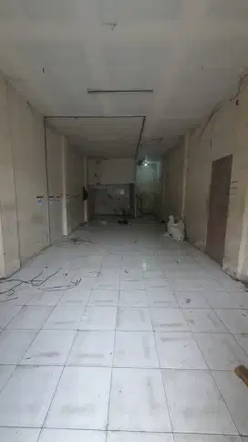 Ruko pinggir jalan 5 lantai uk 4x20 bandengan utara