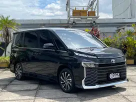 KM LOW 25RB !! TOYOTA VOXY 2.0 TSS 2022 AT MDL 2023