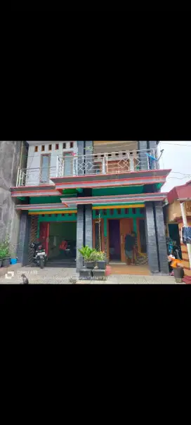 Rumah Tingkat dekat Pasar sayur Magetan