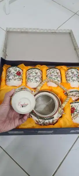Tea set, Tiset keramik capodimonte, gelas cantik
