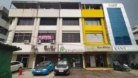 Ruko di Jln Tomang Raya Lok. Strategis, Jakarta Barat