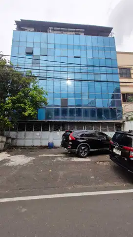 Dijual gedung di Tiang Bendera