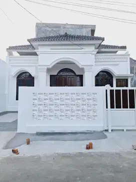 RUMAH MEWAH ELEGAN DESAIN EROPA DITANJUNG SENENG TEMPAT STRATEGIS