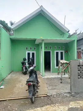 Dijual rumah murah dekat komplek sekolah Karadenan Cibinong Bogor