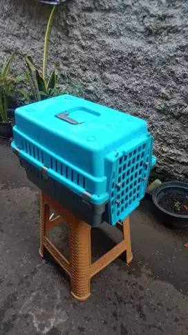 Kandang portabel kucing dan anjing
