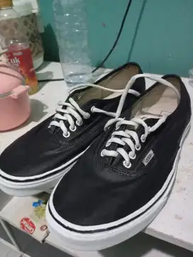 Sepatu vans ori size euro 44,5