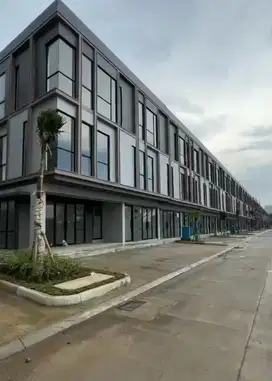 Ruko  baru 3 Lantai  , Siap pakai buat  , Letak Strategis