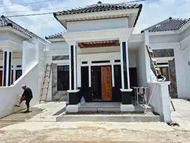 DI JUAL RUMAH  MODERN HARGA TERJANGKAU DI PUSAT KOTA