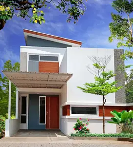 Rumah di Jual Baru, Nyaman, Lantai Mezzanine, Balkon, Canopy, AC, DP0%