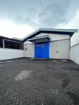 GUDANG MARGOMULYO PERMAI STRATEGIS, ADA AC DAN CCTV