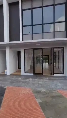 Dijual Cepat! Ruko Tanamera Lippo Cikarang, 3 Lantai,  2,5 Miliar!