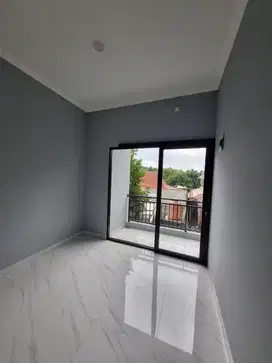 Rumah 2 lantai di pusat bisnis Kota Depok