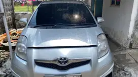Yaris 2012 E Silver Metalic