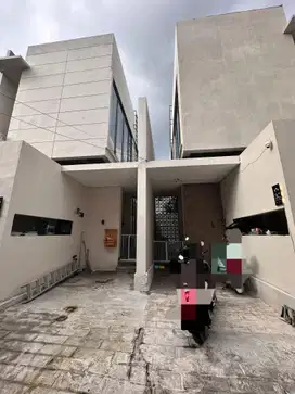 Jual Rumah 2lt ( 2rmh jadi 1) 2SHM Lokasi Muding Kerobokan Kaja