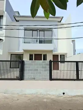 Rumah brandnew minimalis siap huni di Sektor 9 Bintaro Jaya