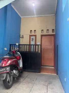 RUMAH DIKONTRAKKAN DI SENEN JAKARTA PUSA