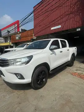 Toyota Hilux tahun 2020 double cabin 4x4 manual