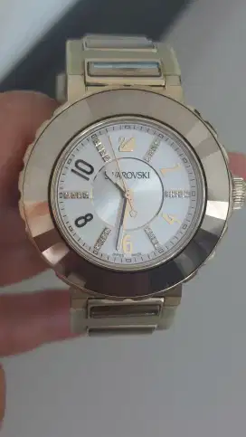 Jam Swarowski Mewah