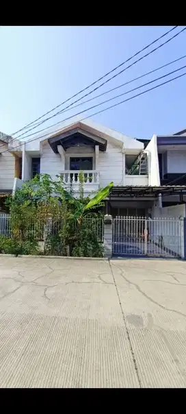 Rumah Tua Janur Indah Jalanan 3 Mobil (TK)