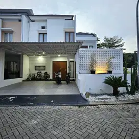 Rumah hook dengan private pool di menteng cakung jakarta timur