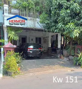 DIJUAL CEPAT , Kota Wisata Rumah 2,5 Lantai Siap huni , Bangunan Besar