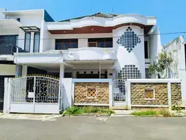 Di jual rumah 2 lantai radar auri siap huni jalan pruis cimanggis.
