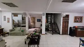 Di jual cepat rumah hitung tanah di bintaro sektor 5 tangsel