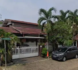 Rumah Lama di Jl Delman Kencana III Tanah Kusir Jakarta Selatan