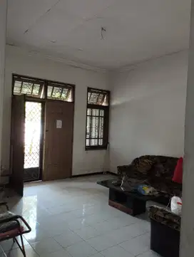 RUMAH HITUNG TANAH MANYAR INDAH ROW JALAN LEBAR