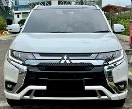 Mitsubishi Outlander PHEV Hybrid 2019 pk 2021 Antik Low Km Murah Bekas