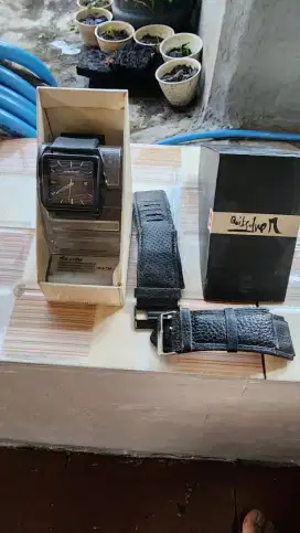 Jam tangan Quicksilver