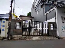 Di Jual Rumah lokasi strategis di mampang prapatan, jakarta