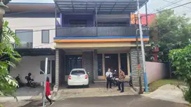Rumah 3 Lantai di Graha Raya Eldora, Hanya 12 menit ke Tol Kunciran