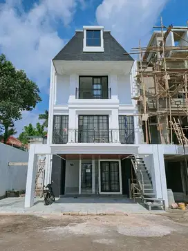 Rumah Mewah dalam Cluster Elite dekat Tol Bintaro dan MRT Lebak Bulus