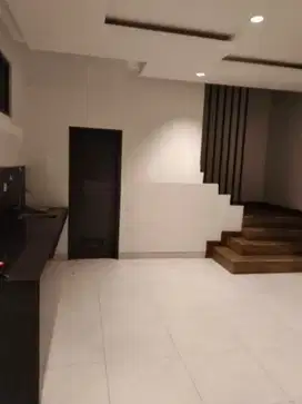 Dijual Rumah Bagus Tingkat 2 Lantai Siap Pakai Di BSB City, Semarang