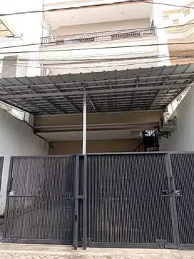 JUAL CEPAT  RUMAH 3 LANTAI DI SUNTER (TK)