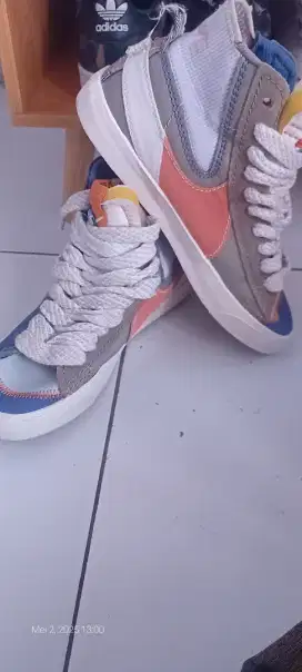 Sepatu merk centang