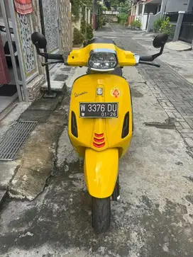 Vespa Sprint S Kuning