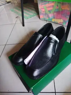 Sepatu pantofel