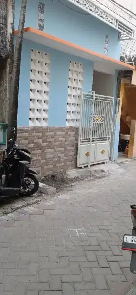 Di jual rumah baru satu setengah lantai