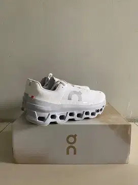Sepatu On Cloudmonster White Glacier