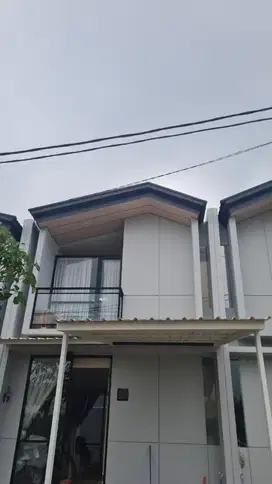 Rumah disewa 2Lantai, Furnish, Strategis Cluster RollingHills Karawang